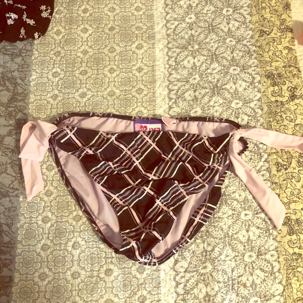 Debs bikini bottoms. Womans 22.  Black and pink